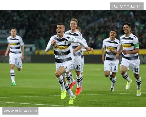 全球足球明星的辉煌历程与成就解析及其对足球运动的影响